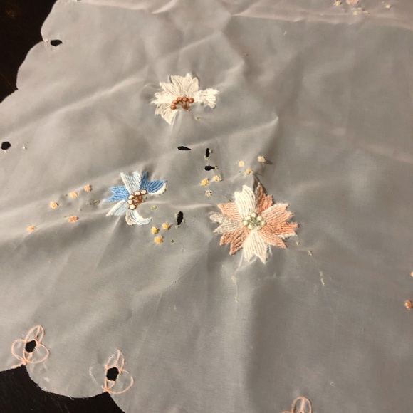 Vintage embroidered sheer window panel - Picture 6 of 12